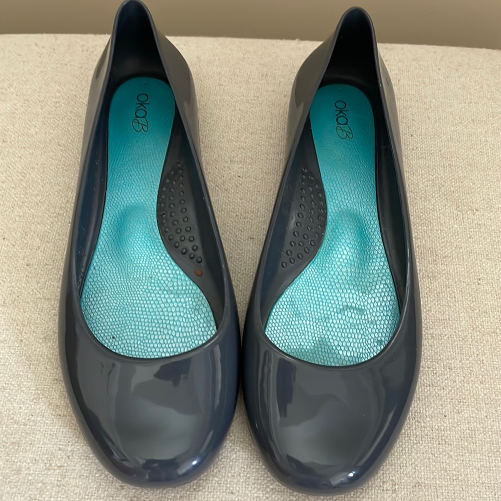 Oka B flats- size 9